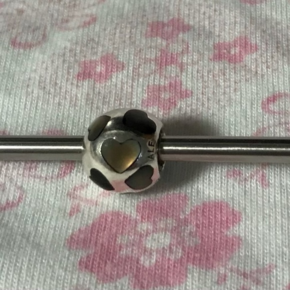 Pandora black mother of pearl hearts charm - Picture 2 of 3